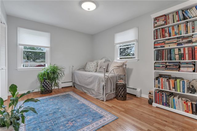 10 Read Avenue, Warren, RI 02885