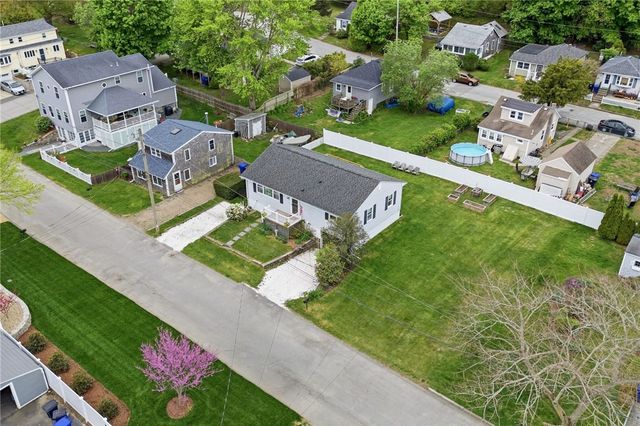 10 Read Avenue, Warren, RI 02885