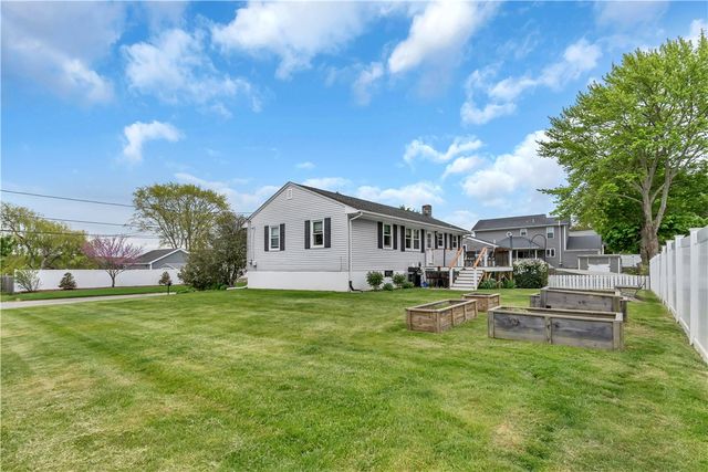 10 Read Avenue, Warren, RI 02885