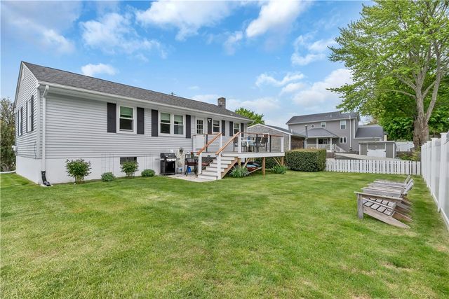 10 Read Avenue, Warren, RI 02885