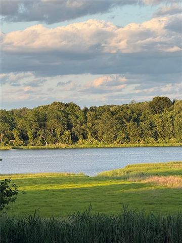 10 Read Avenue, Warren, RI 02885