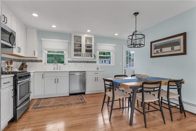 10 Read Avenue, Warren, RI 02885