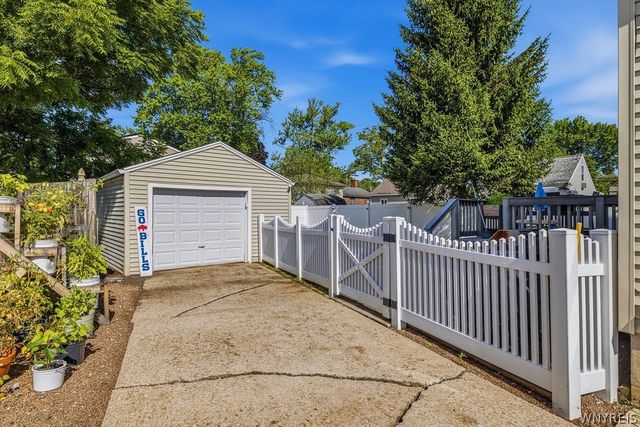 814 83rd Street, Niagara Falls, NY 14304