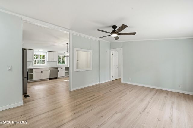 808 Wildwood Circle, Hampstead, NC 28443