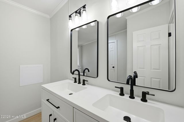 808 Wildwood Circle, Hampstead, NC 28443