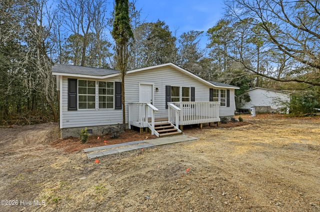 808 Wildwood Circle, Hampstead, NC 28443