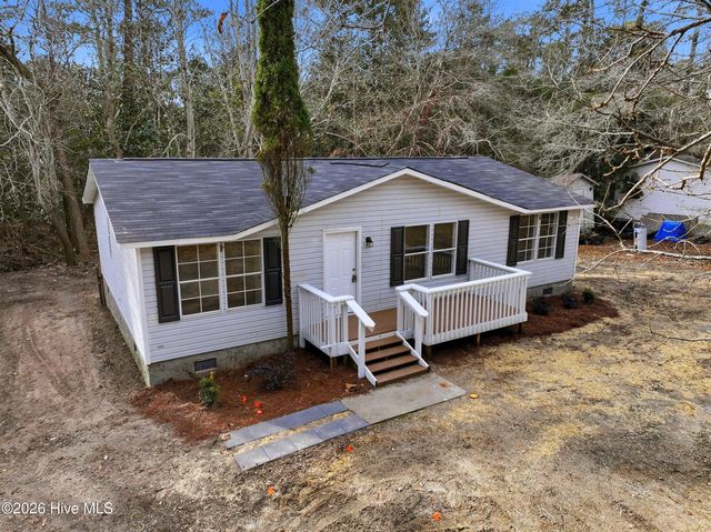 808 Wildwood Circle, Hampstead, NC 28443
