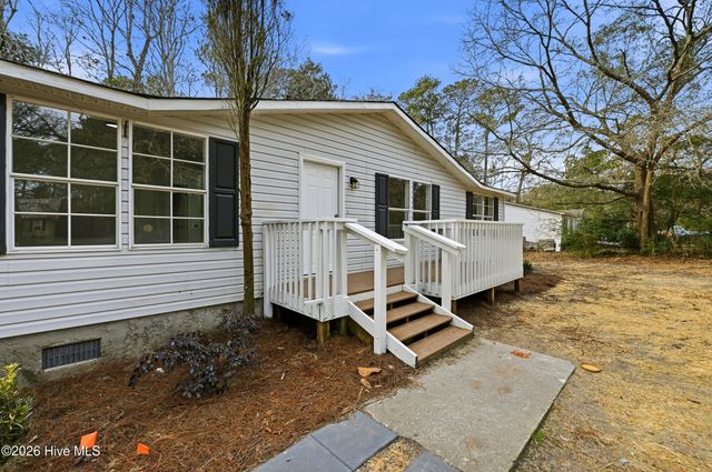 808 Wildwood Circle, Hampstead, NC 28443