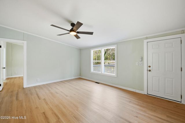 808 Wildwood Circle, Hampstead, NC 28443