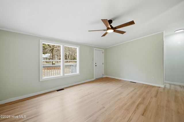 808 Wildwood Circle, Hampstead, NC 28443