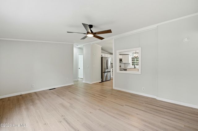 808 Wildwood Circle, Hampstead, NC 28443