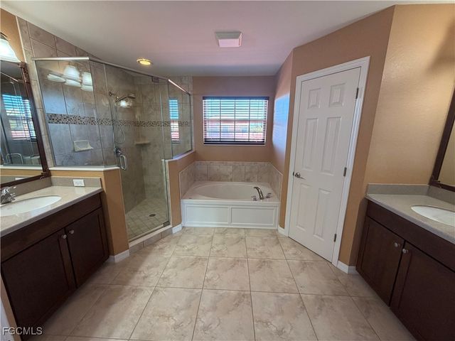 16511 Whispering Trace CT, Fort Myers, FL 33908