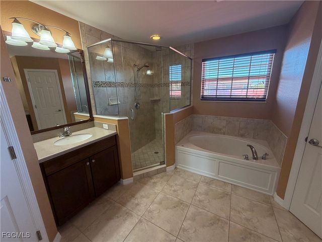 16511 Whispering Trace CT, Fort Myers, FL 33908