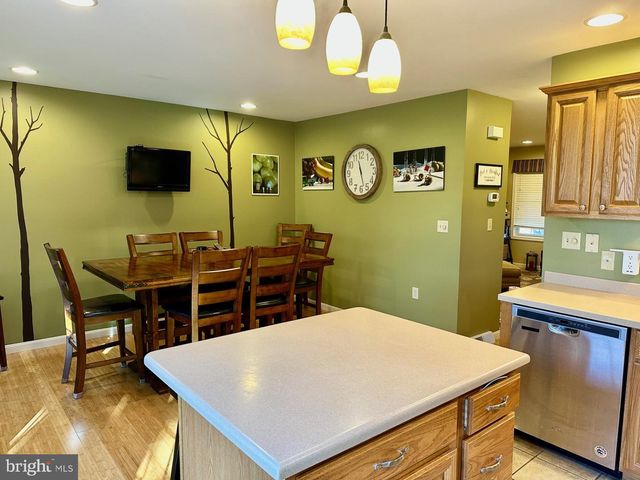 132 QUINCY AVE, State College, PA 16801