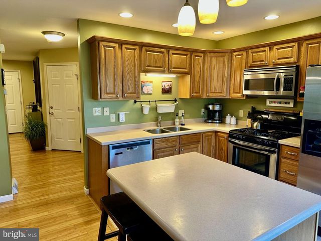 132 QUINCY AVE, State College, PA 16801