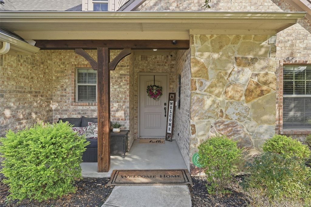 516 Magnolia Parkway, Benbrook, TX 76126 — photo 3