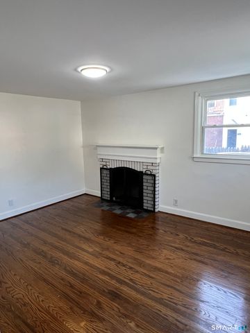 25 Ann Street, East Hartford, CT 06108