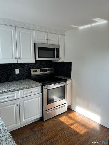 25 Ann Street, East Hartford, CT 06108