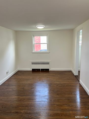 25 Ann Street, East Hartford, CT 06108