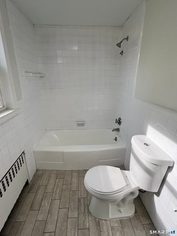 25 Ann Street, East Hartford, CT 06108