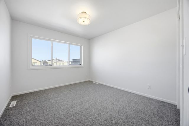 10350 Burgundy Drive, Horace, ND 58047