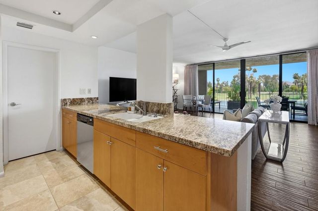 910 Island Drive 207, Rancho Mirage, CA 92270
