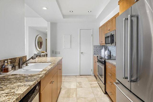 910 Island Drive 207, Rancho Mirage, CA 92270