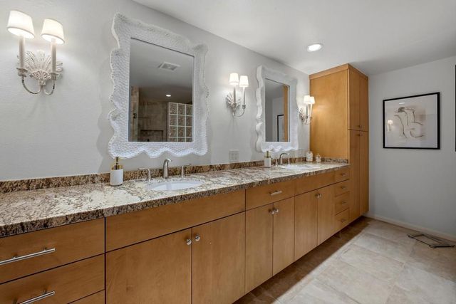 910 Island Drive 207, Rancho Mirage, CA 92270