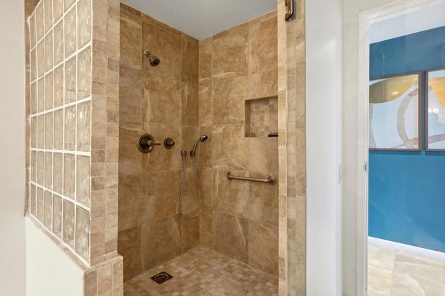 910 Island Drive 207, Rancho Mirage, CA 92270