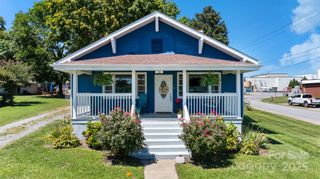 30 17Th Street SE, Hickory, NC 28602