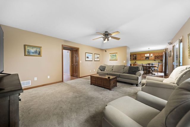 525 Gleneagles Drive, Newark, OH 43055