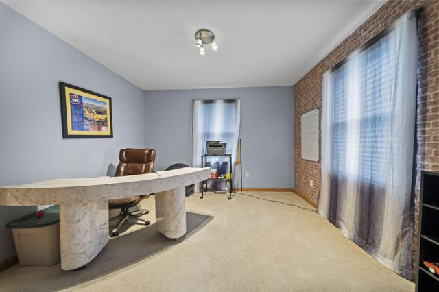 525 Gleneagles Drive, Newark, OH 43055
