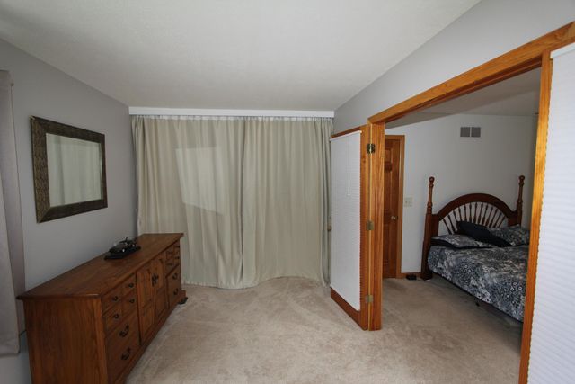 525 Gleneagles Drive, Newark, OH 43055