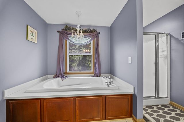 525 Gleneagles Drive, Newark, OH 43055