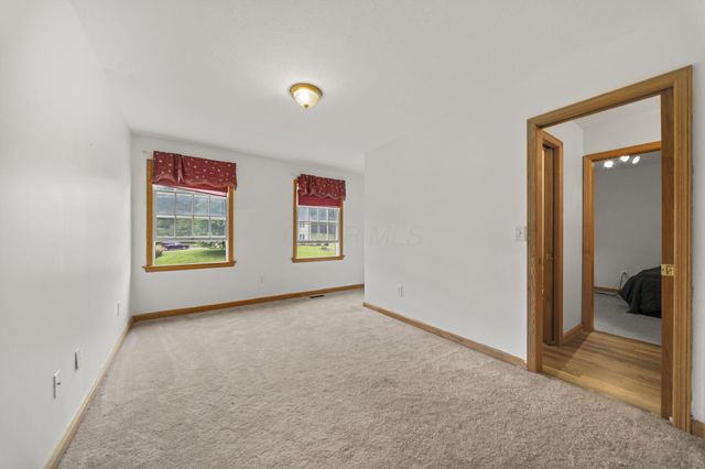 525 Gleneagles Drive, Newark, OH 43055
