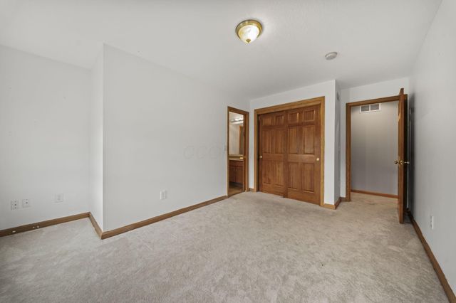 525 Gleneagles Drive, Newark, OH 43055