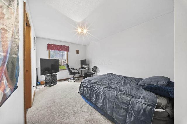 525 Gleneagles Drive, Newark, OH 43055