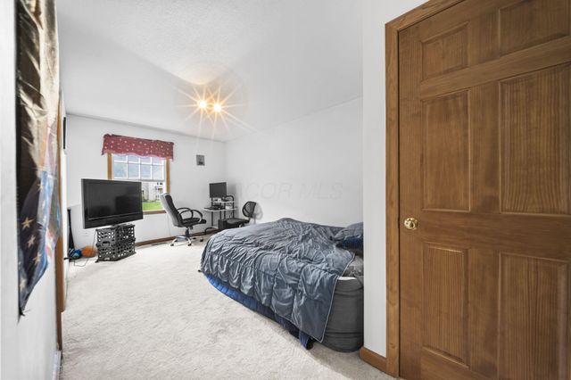 525 Gleneagles Drive, Newark, OH 43055