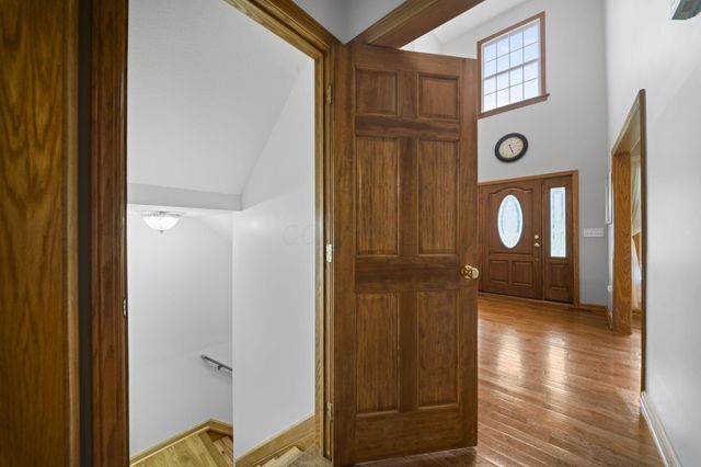 525 Gleneagles Drive, Newark, OH 43055