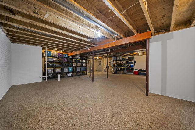 525 Gleneagles Drive, Newark, OH 43055