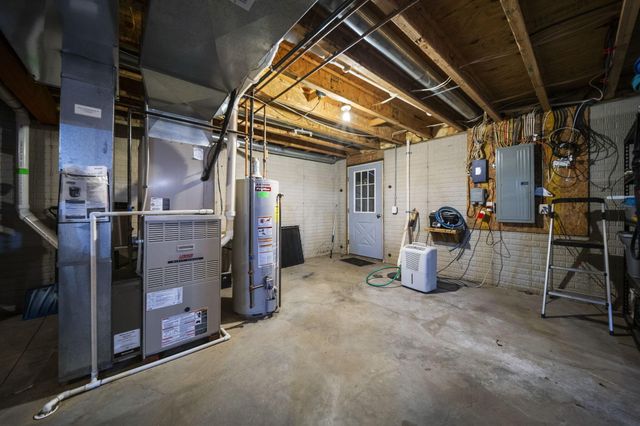 525 Gleneagles Drive, Newark, OH 43055