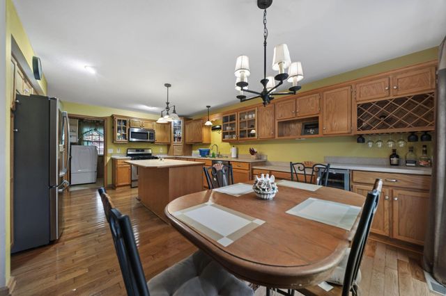 525 Gleneagles Drive, Newark, OH 43055