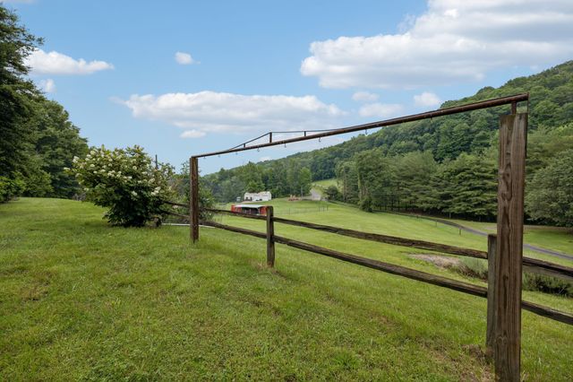 2500 Chimney Springs Rd, Cookeville, TN 38506