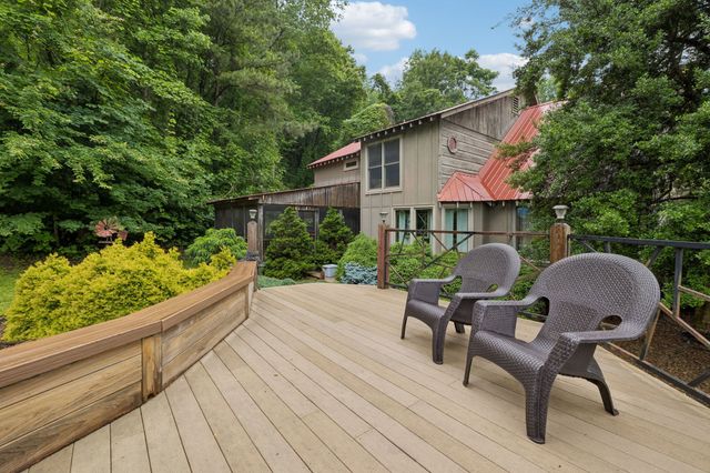 2500 Chimney Springs Rd, Cookeville, TN 38506