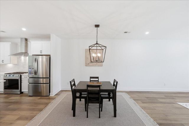 639 N Laurel Street, Summerville, SC 29483