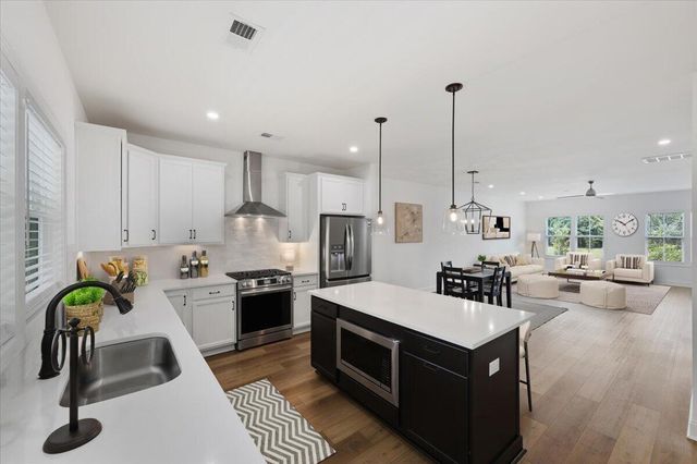 639 N Laurel Street, Summerville, SC 29483
