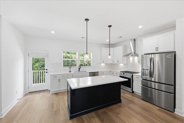 639 N Laurel Street, Summerville, SC 29483