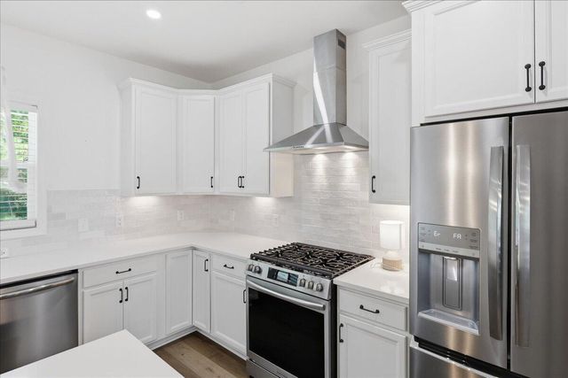 639 N Laurel Street, Summerville, SC 29483