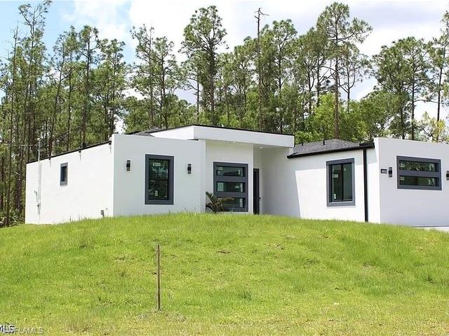 3306 E 2nd ST, Lehigh Acres, FL 33936