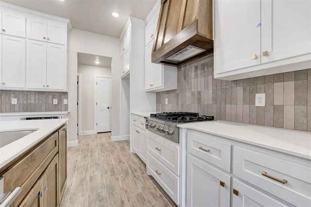 4609 Hambletonian Lane, Mustang, OK 73064